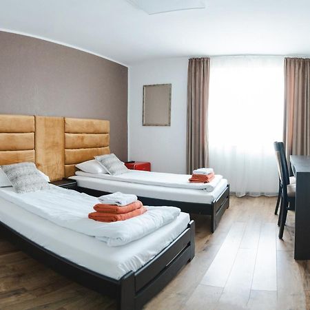 Myda Hotel Apahida Eksteriør billede