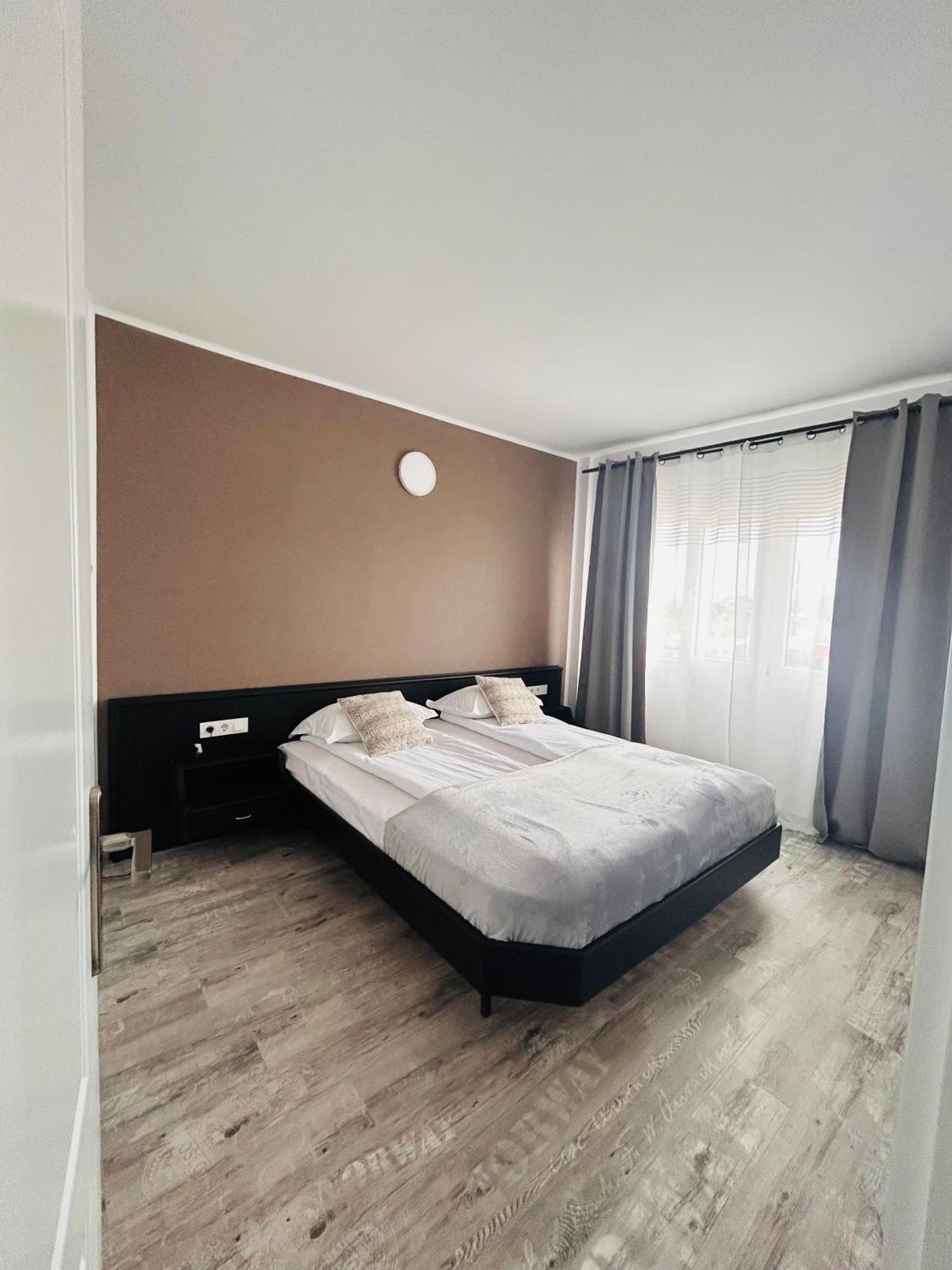 Myda Hotel Apahida Eksteriør billede
