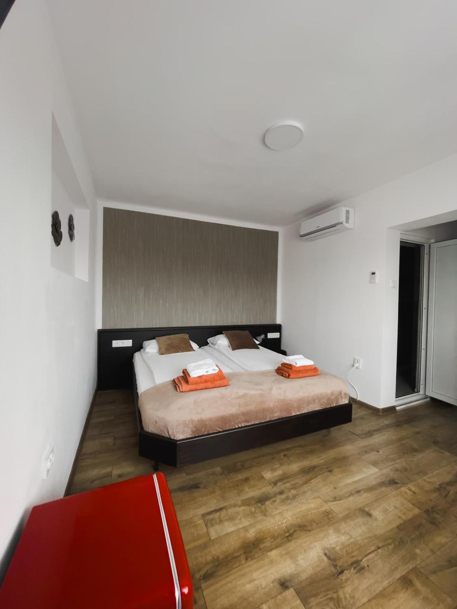 Myda Hotel Apahida Eksteriør billede