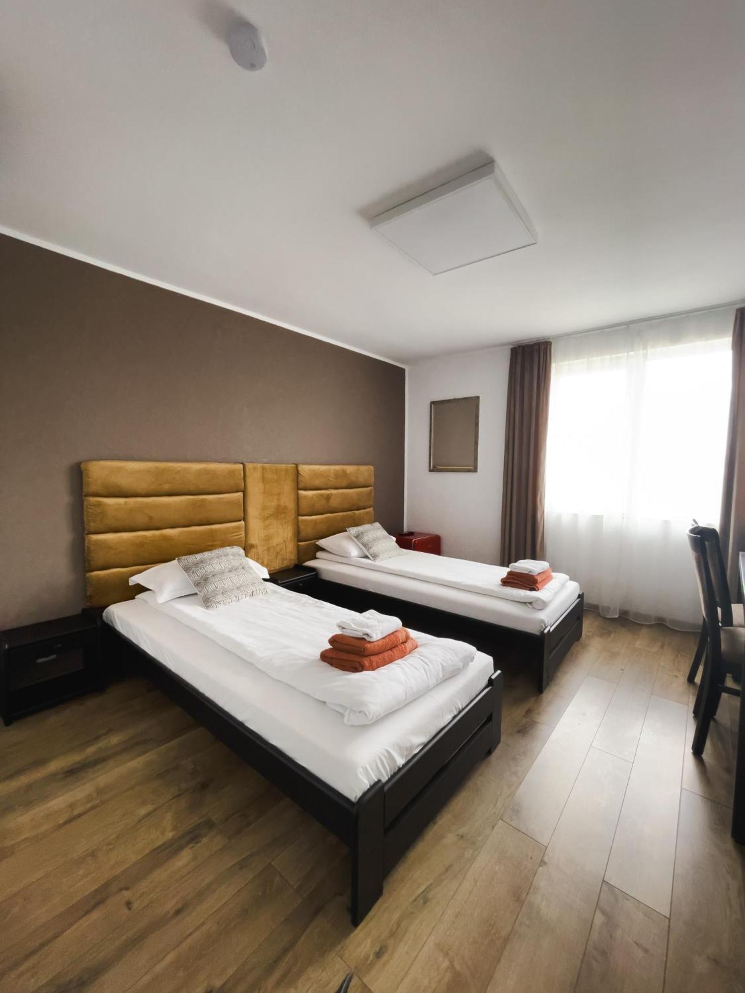 Myda Hotel Apahida Eksteriør billede